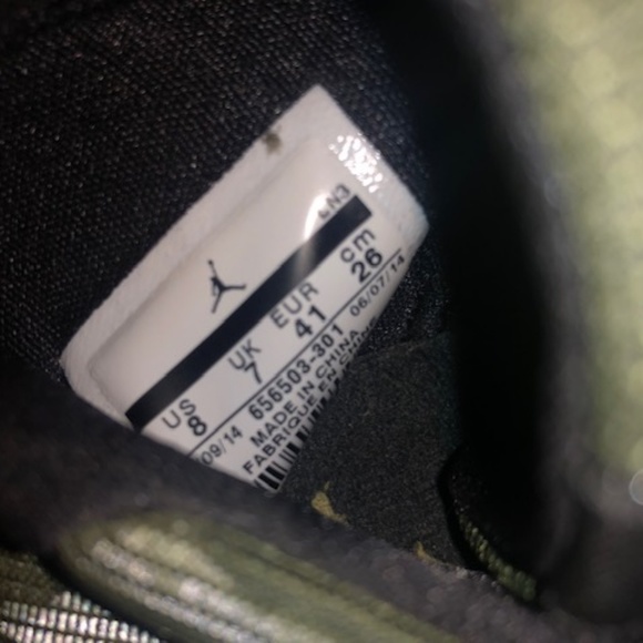 Reflective olive green Jordan future 7.5 - Picture 8 of 8